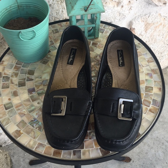 Thom McAn Shoes - Thom McAn black buckle loafer